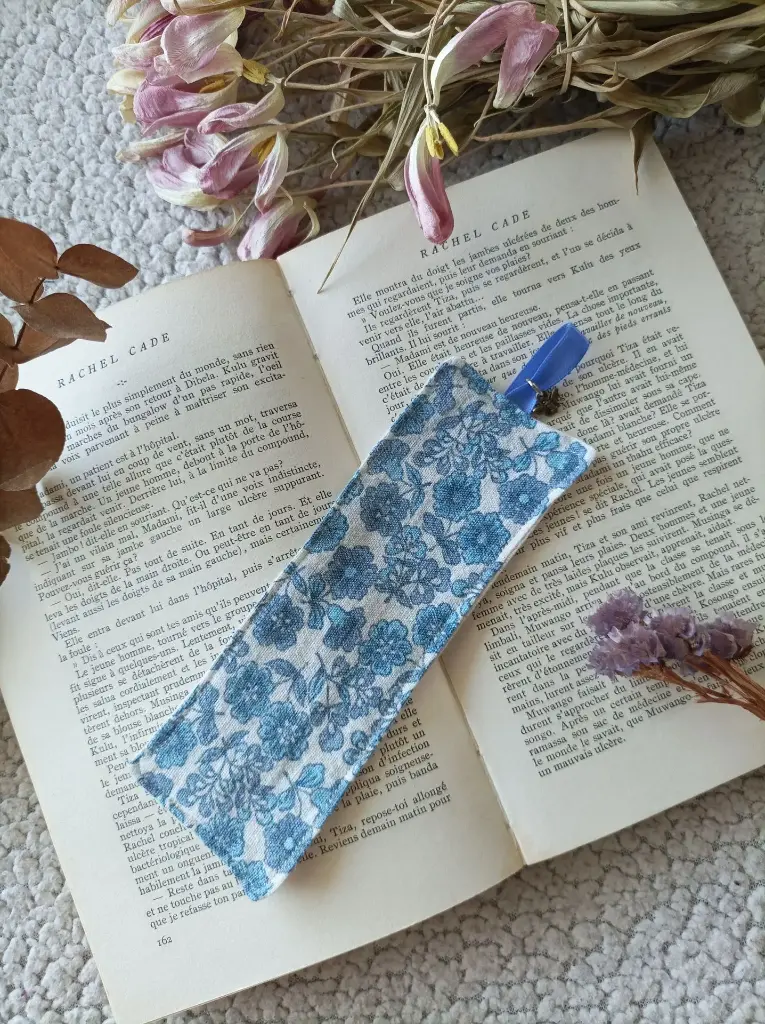 Marque-page fleurs bleu et blanc | Fait main