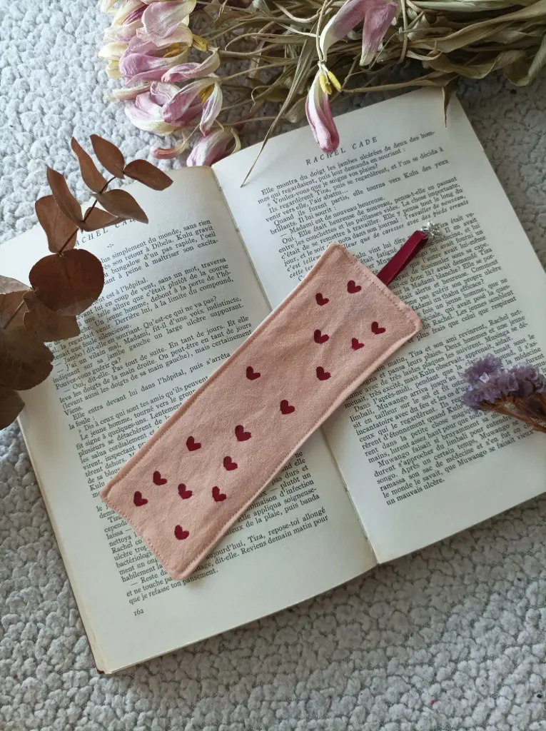Marque-page pêche petit coeurs rouges | Fait main